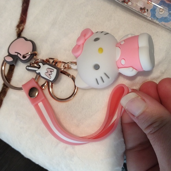 🩷💝Hello Kitty Sanrio Bundle💝🩷 - Picture 5 of 17